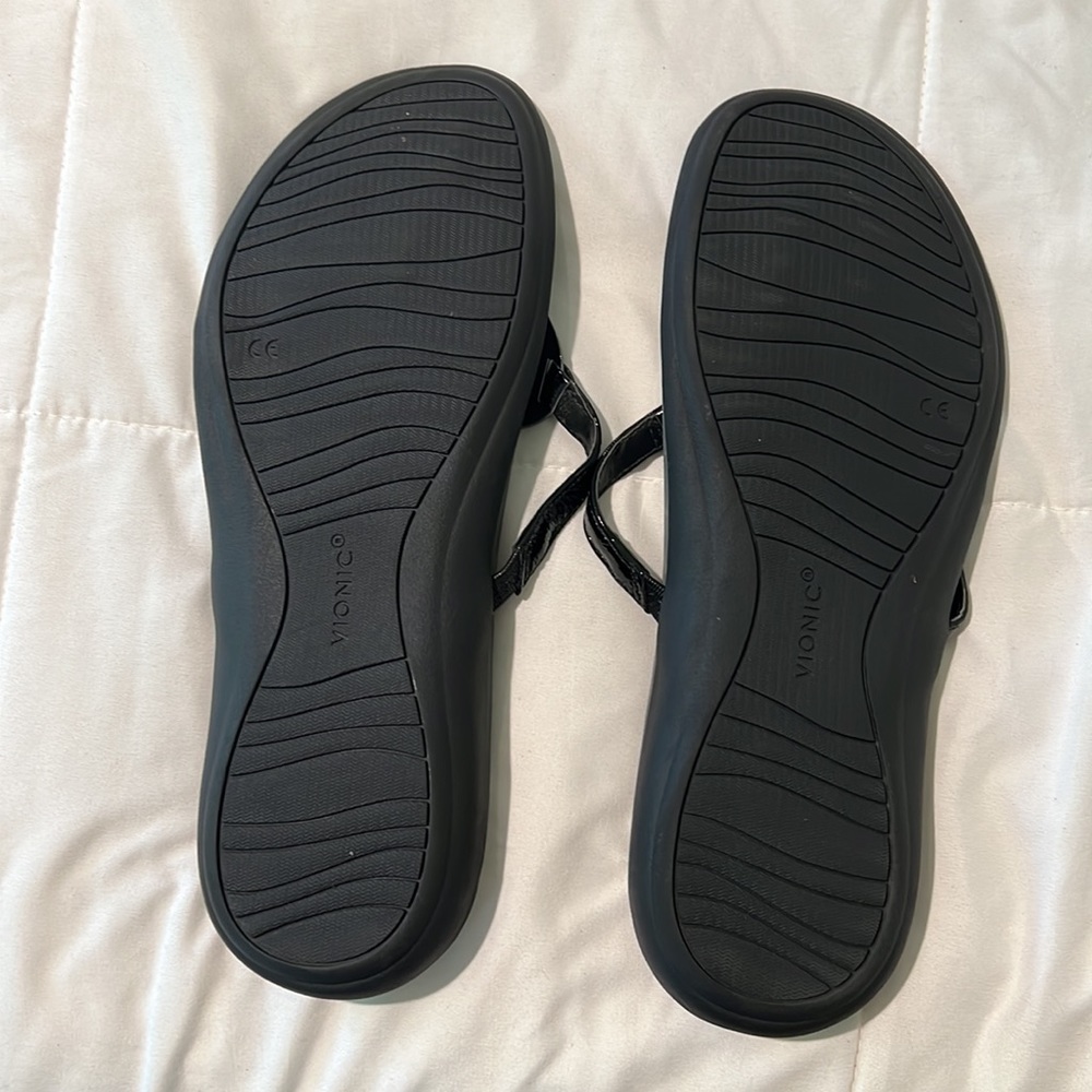 EUC black Vionic Raysa sandals size 11 - Picture 2 of 2